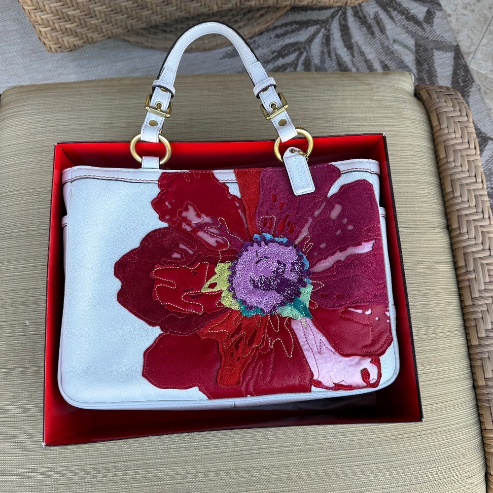 Limited Edition COACH Poppy For Peace Gallery Tote - Picture 3 of 9